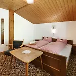 Chalet Alpenchalet Lacknerbrunn Bis 23 P Mayrhofen