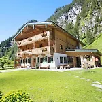 Alpenchalet Lacknerbrunn Bis 23 P