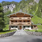 Chalet Alpenchalet Lacknerbrunn Bis 23 P *