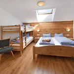 Alpenchalet Lacknerbrunn Bis 23 P * Mayrhofen