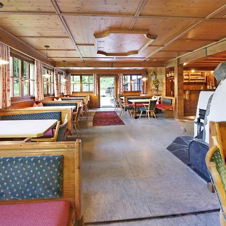 Alpenchalet Lacknerbrunn Bis 23 P シャレー マイヤーホーフェン
